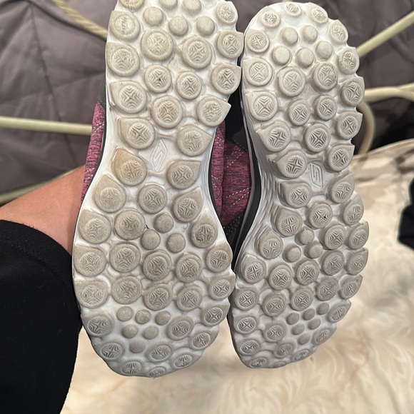 Skechers size 7 walking sneaker - Picture 5 of 6